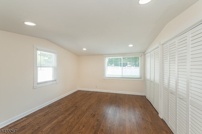 42 W Spring Valley Ave