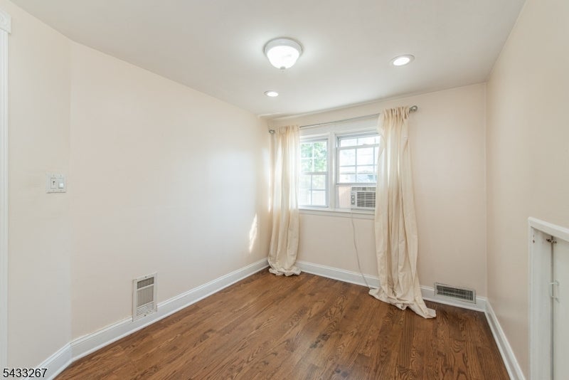 42 W Spring Valley Ave