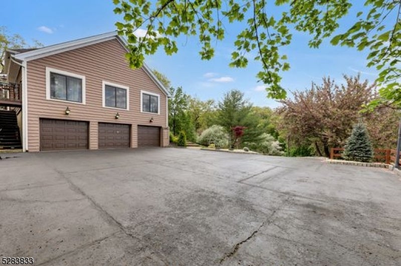 60 Ivy Pl