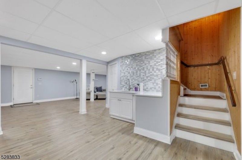 60 Ivy Pl