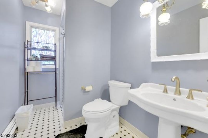 60 Ivy Pl
