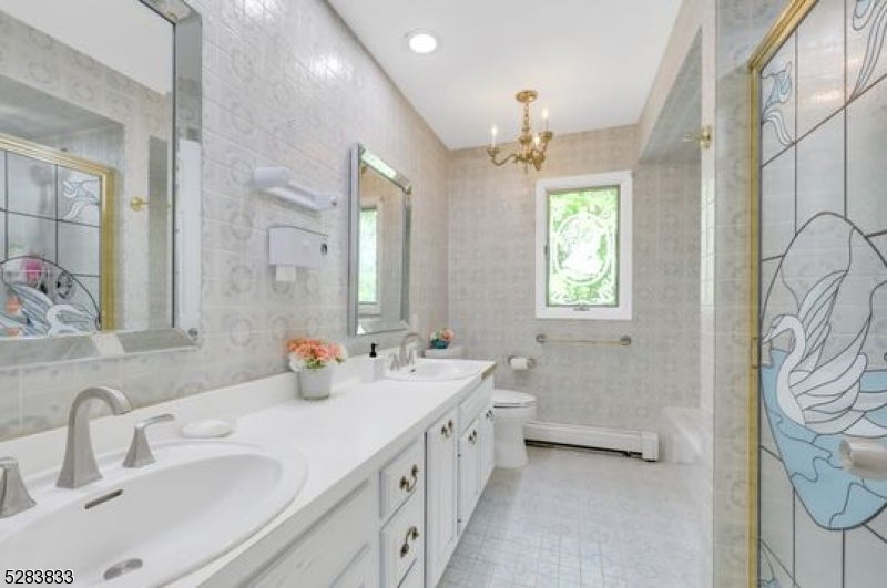 60 Ivy Pl