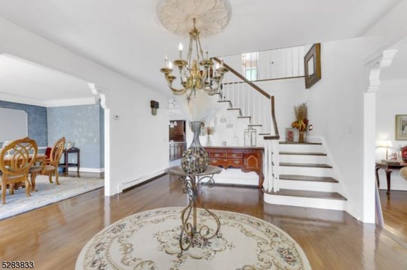 60 Ivy Pl