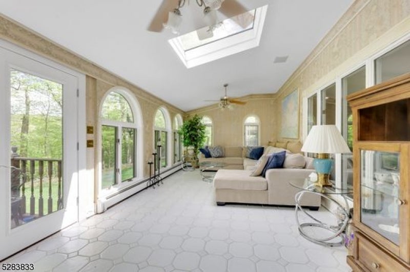 60 Ivy Pl
