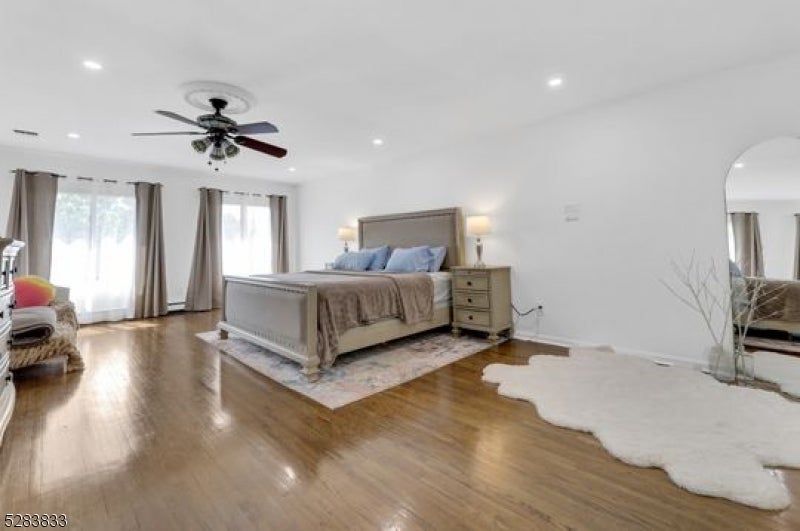60 Ivy Pl