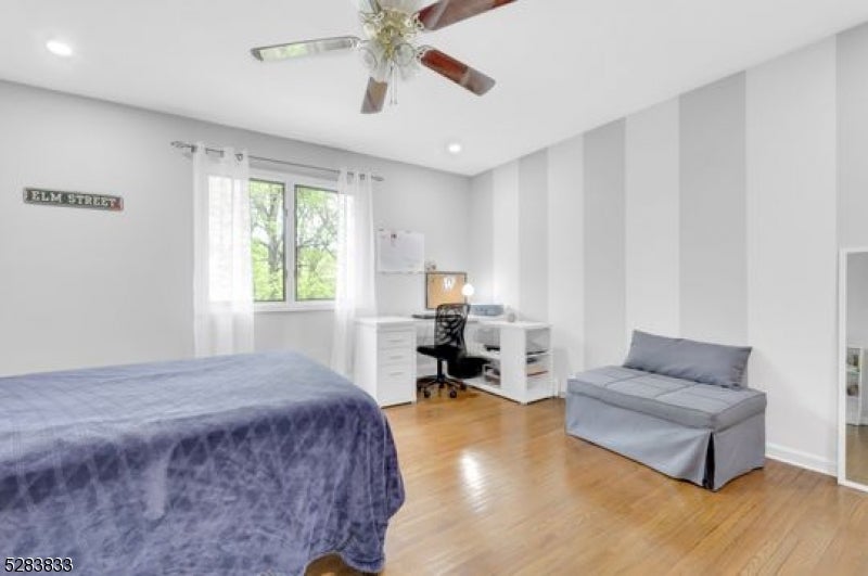 60 Ivy Pl