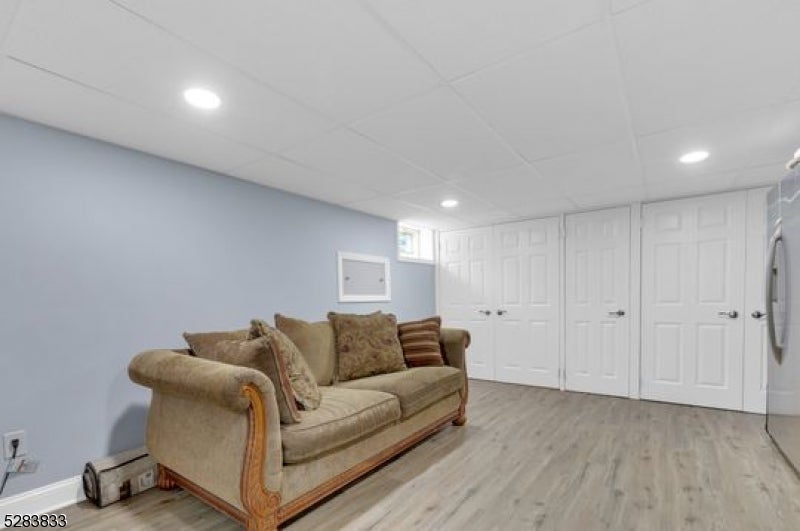 60 Ivy Pl