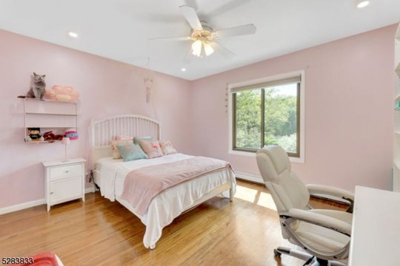 60 Ivy Pl