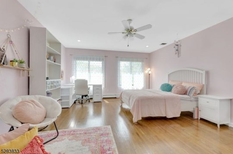 60 Ivy Pl