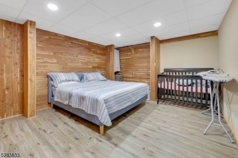60 Ivy Pl