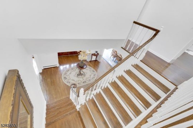 60 Ivy Pl