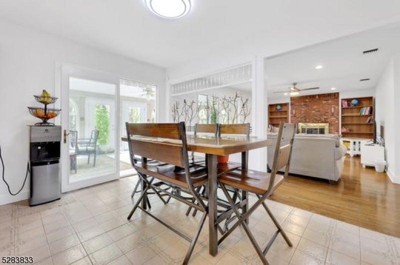 60 Ivy Pl