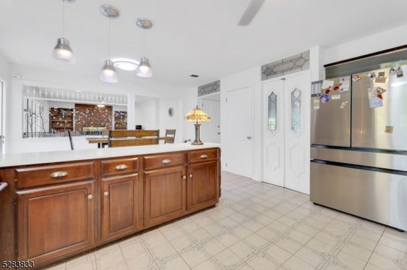 60 Ivy Pl