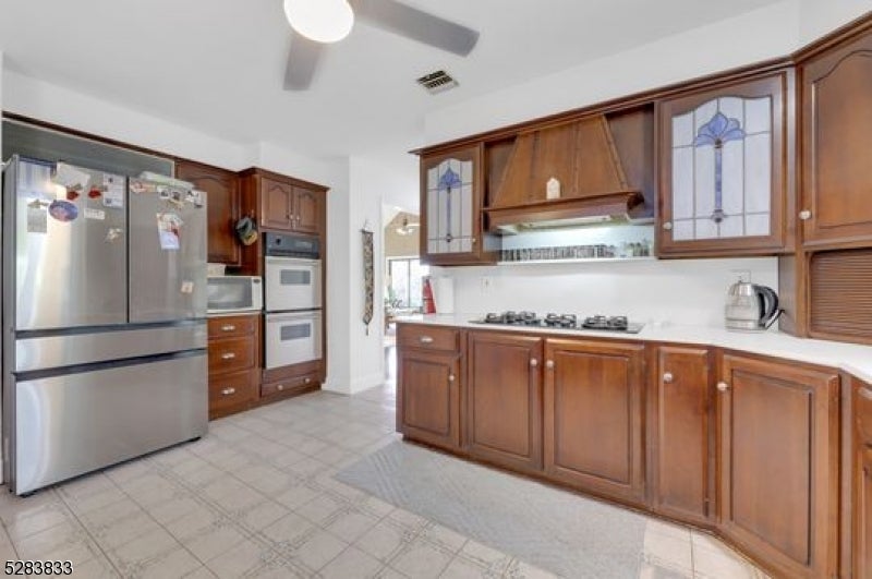 60 Ivy Pl