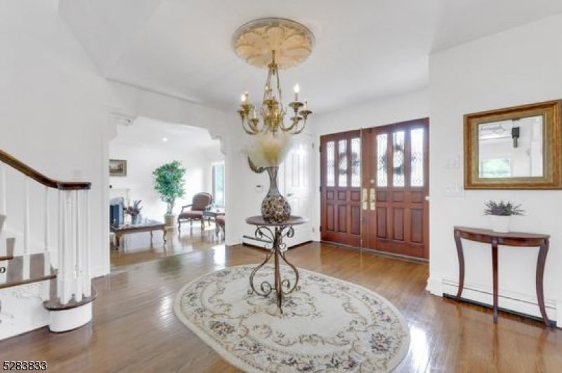 60 Ivy Pl