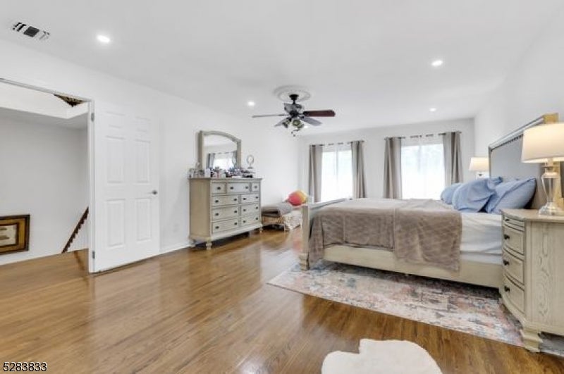60 Ivy Pl