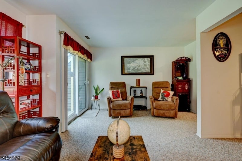 20E Quincy Ln E