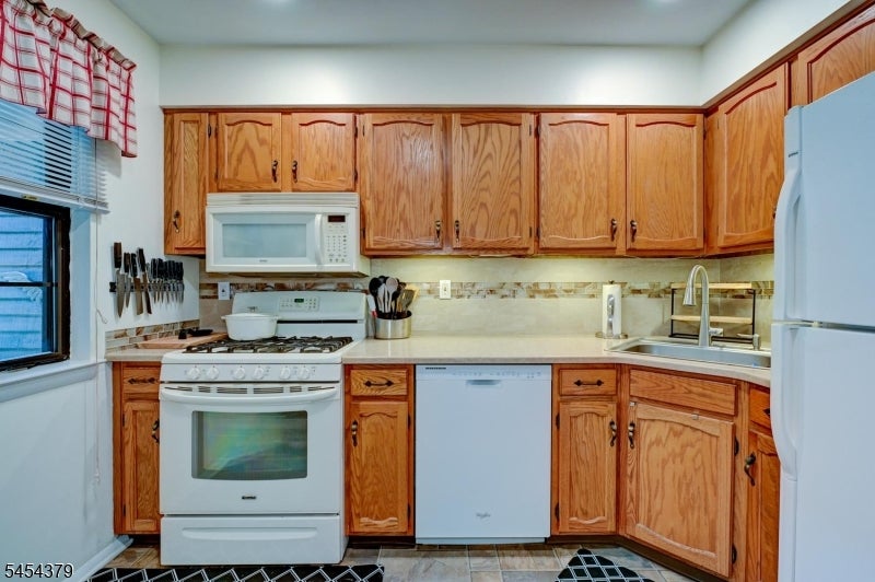 20E Quincy Ln E