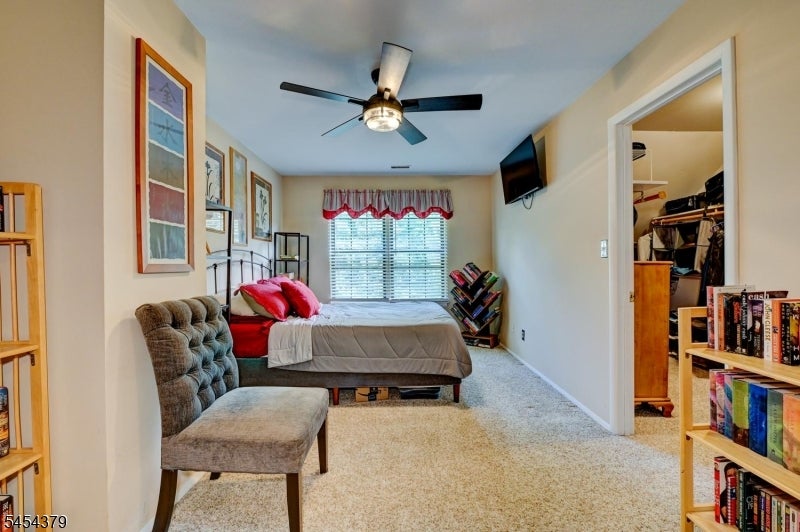20E Quincy Ln E