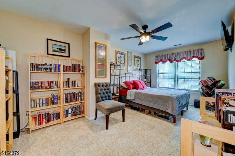 20E Quincy Ln E