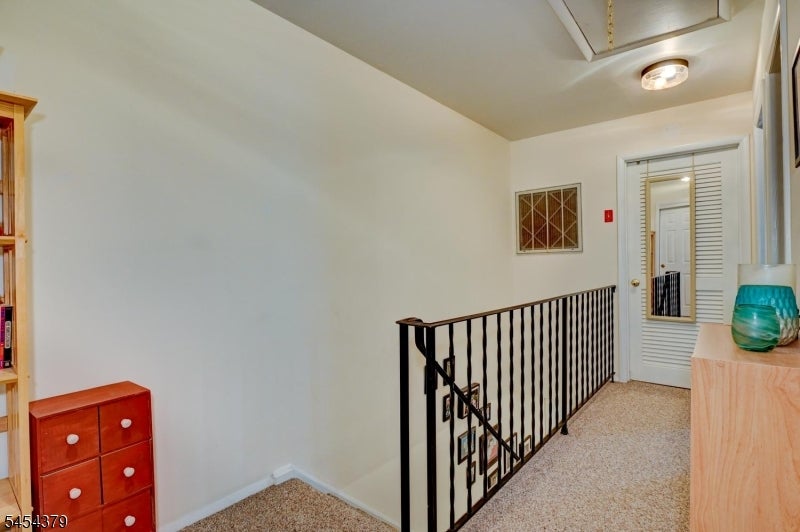 20E Quincy Ln E