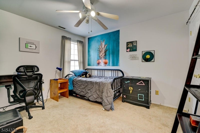 20E Quincy Ln E