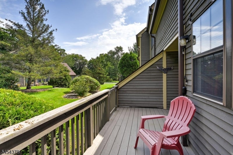 20E Quincy Ln E