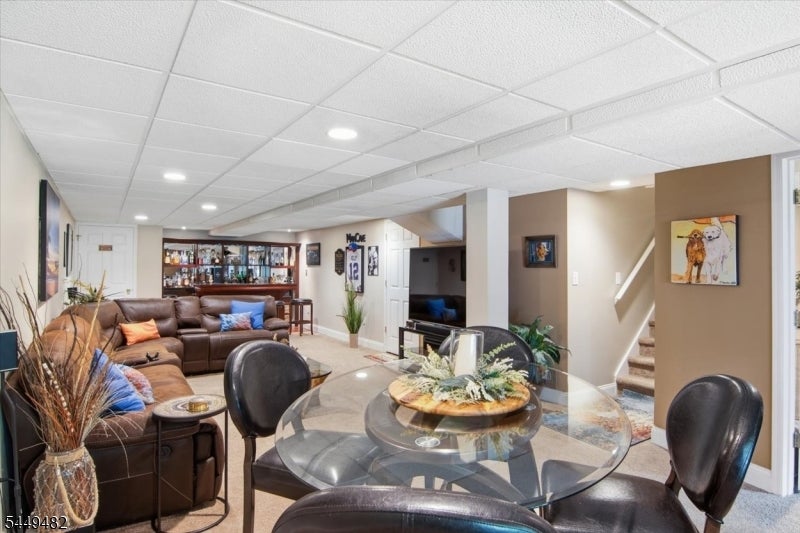 153 Rock Rd
