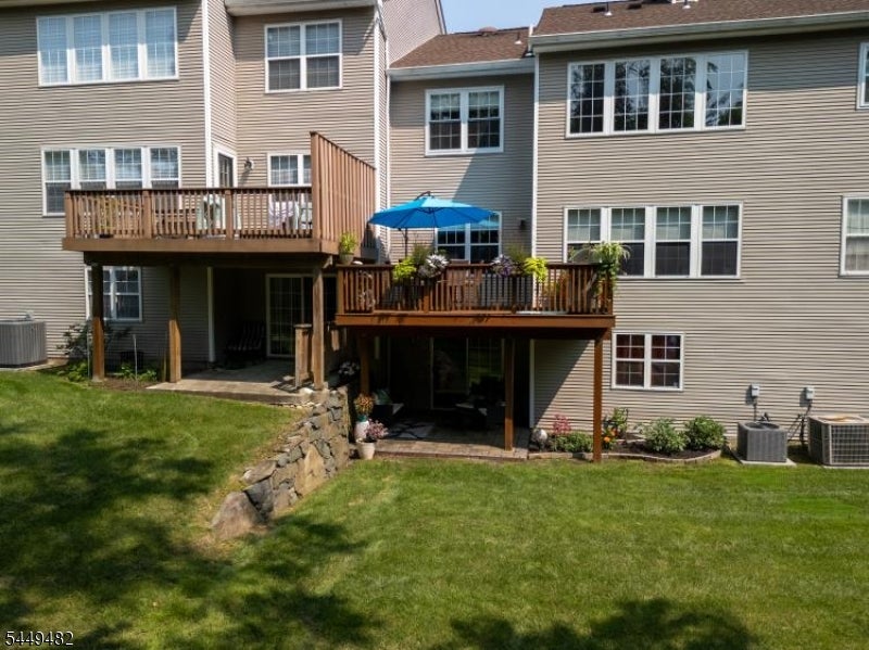 153 Rock Rd