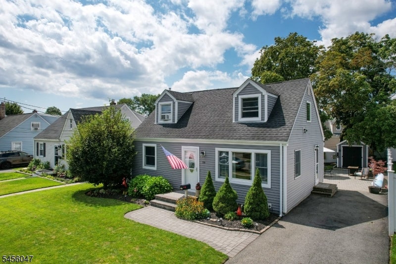 56 Schuyler Ave