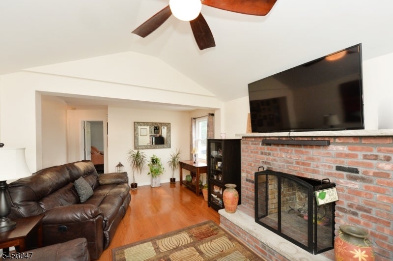 56 Schuyler Ave