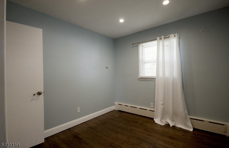 16 W Prospect St
