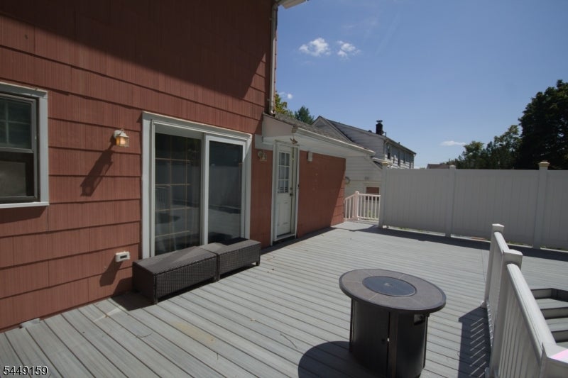 16 W Prospect St