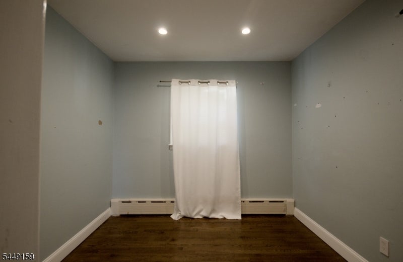 16 W Prospect St
