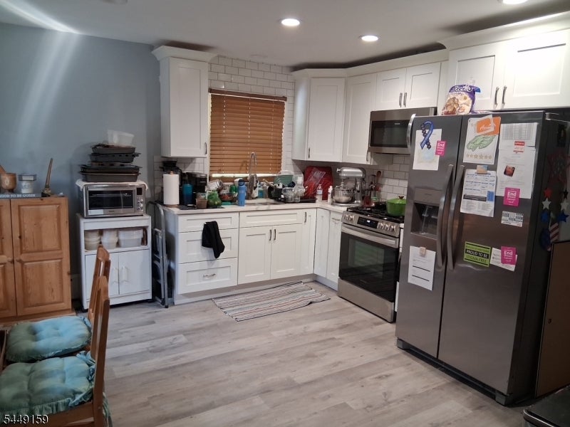 16 W Prospect St