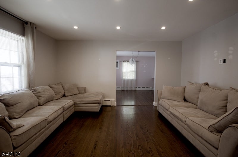 16 W Prospect St