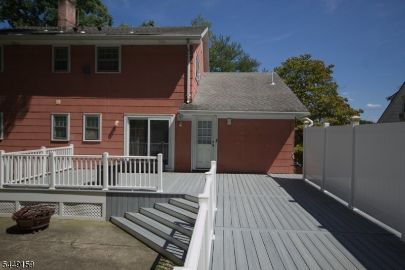 16 W Prospect St