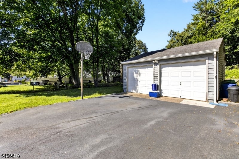 108 Midvale Ave