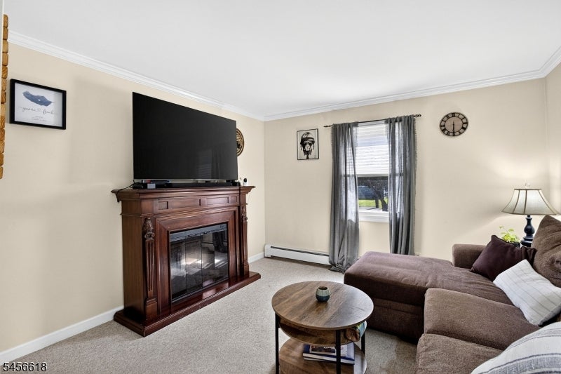 108 Midvale Ave
