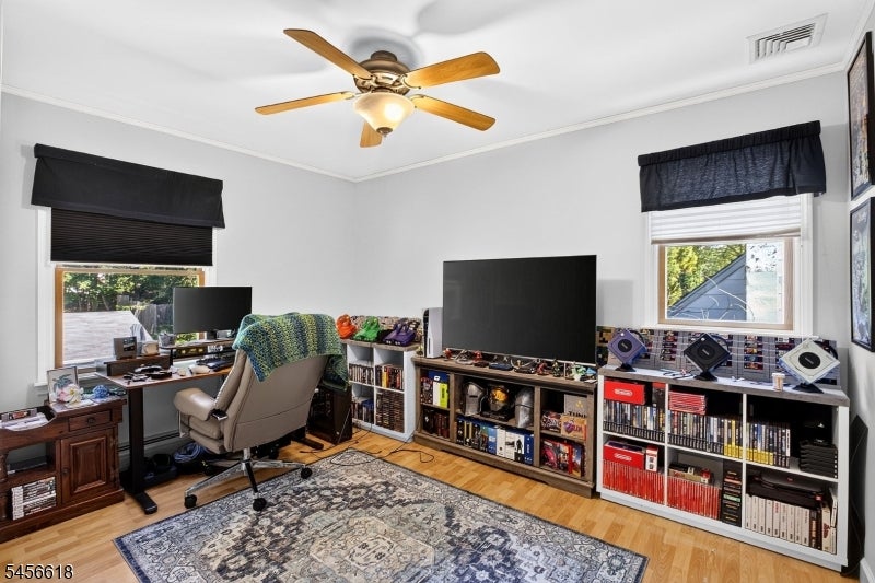 108 Midvale Ave