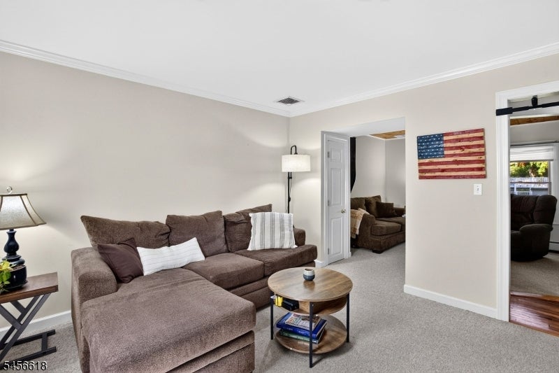 108 Midvale Ave
