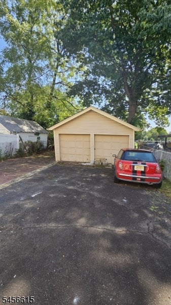98 N 22Nd St