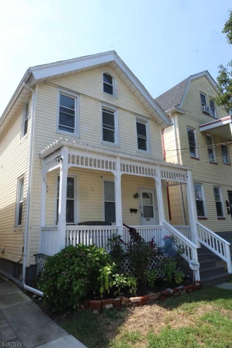 322 Hawthorne St