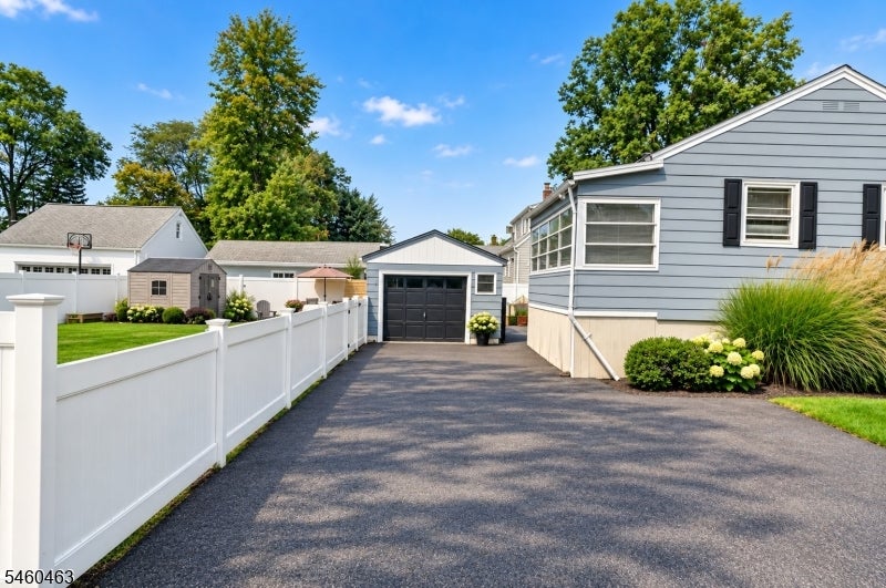 317 Newark Pompton Tpke