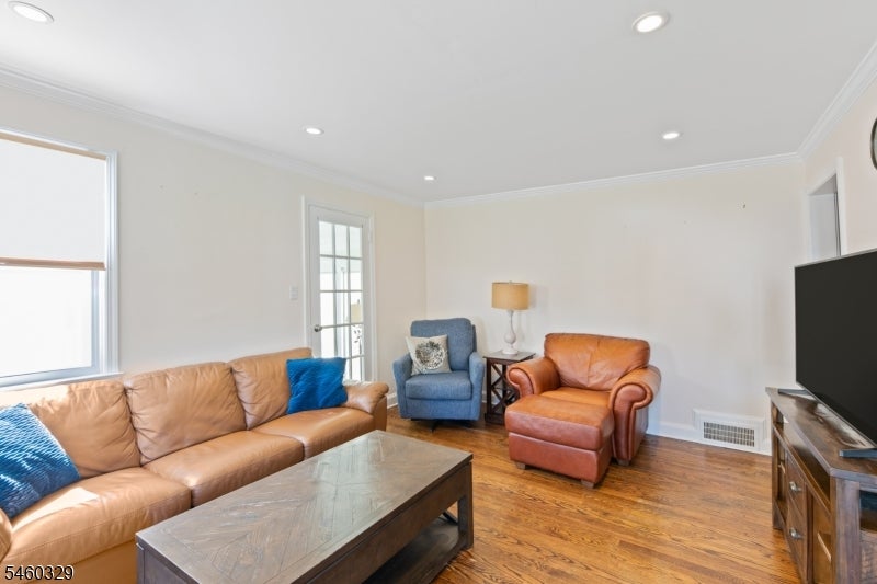 2375 Whittier Ave