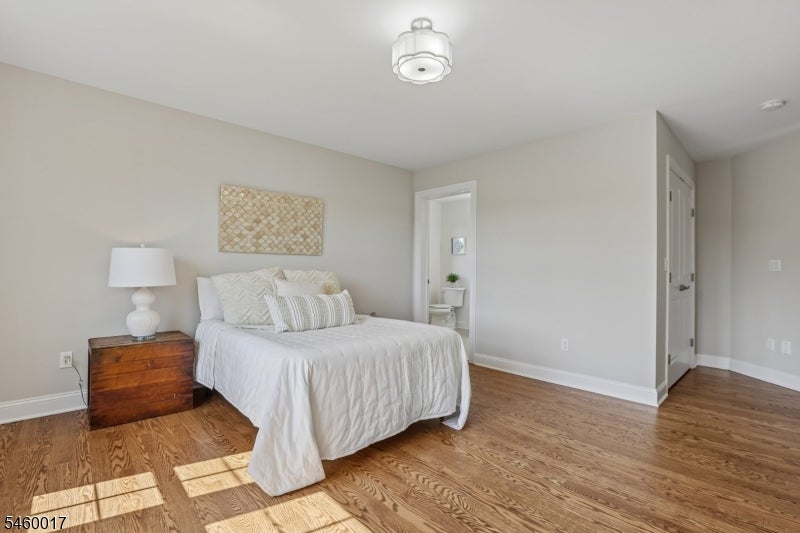 10 Massola Dr