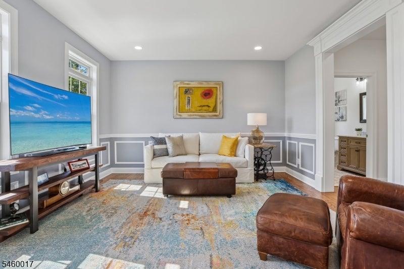 10 Massola Dr