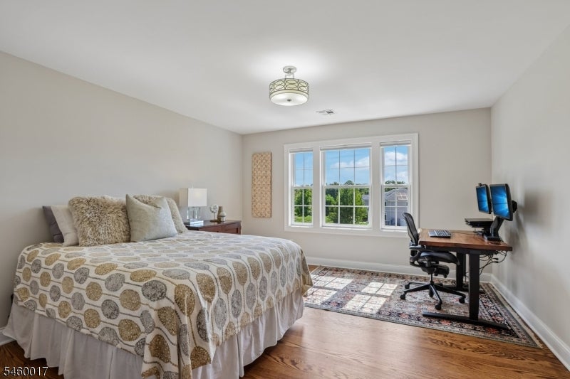 10 Massola Dr
