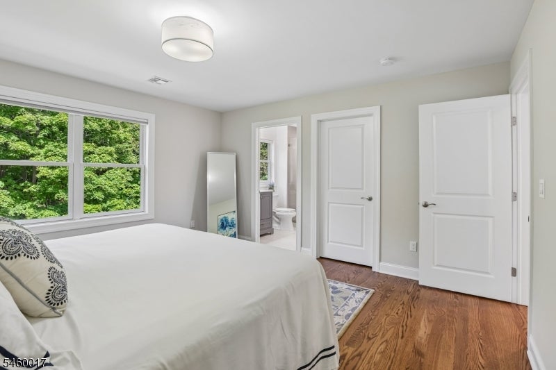 10 Massola Dr