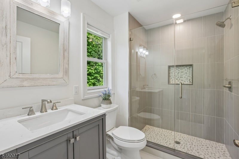 10 Massola Dr